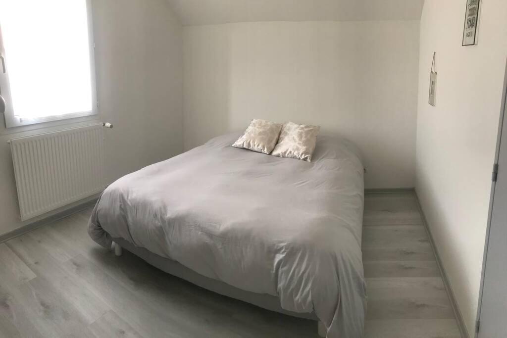 La Maison De Ville - 4 Chambres, 2 Sdb, Terrasse Et Garage - 90M2 Vesoul Bagian luar foto